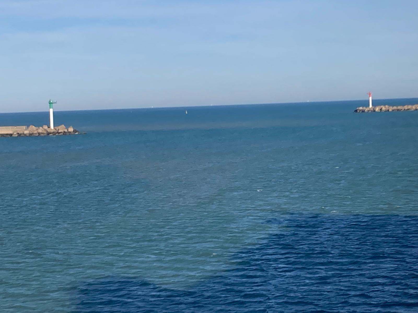 Hafeneinfahrt Calais – Mole mit grünem Leuchtturm